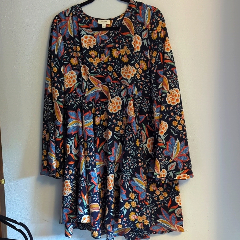 Flowy, colorful tunic or dress